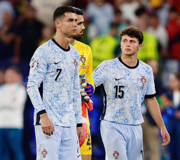 Joao Neves chưa từng thể hiện khả năng sút phạt của mình