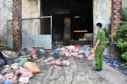 Kinh hãi cơ sở chế biến mỡ bẩn 'núp' trong nghĩa trang ở Đà Nẵng