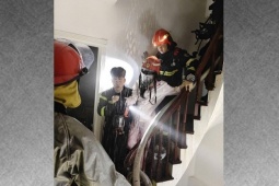 Cháy nhà cao tầng trên phố Trung Kính, Hà Nội