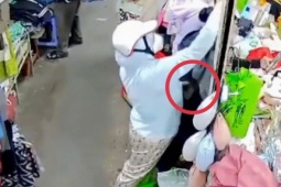 An ninh - Xã hội - TP.HCM: Công an bắt giữ người phụ nữ móc túi giữa chợ Tân Quy