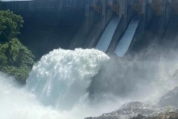 Hồ chứa thủy điện lớn nhất TP Huế tăng mức xả nước 1.500 m3/s