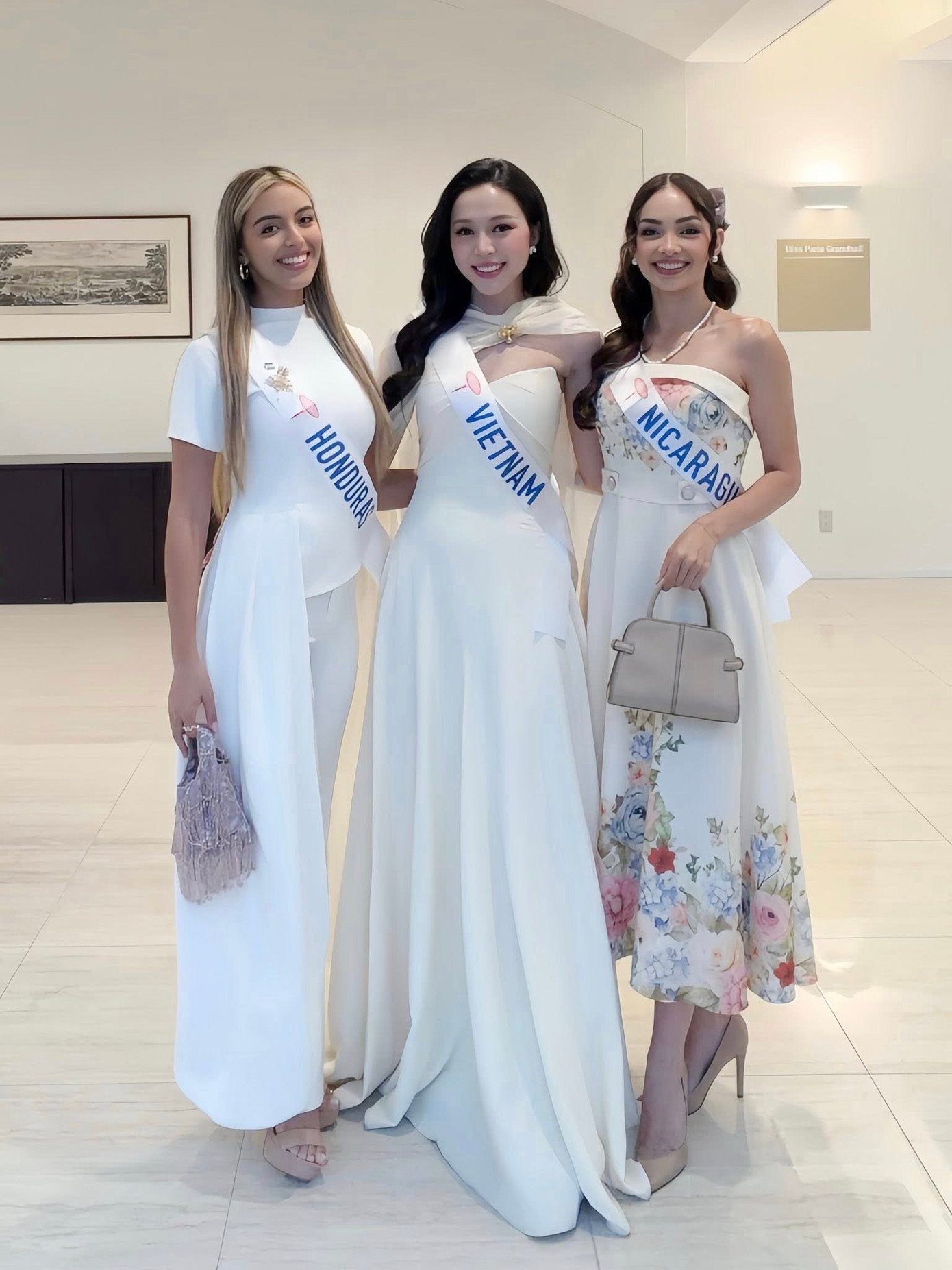Hành trình dự thi Miss International 2025 của Hoa hậu Kiều Duy dự kiến kéo dài hơn 2 tuần, từ ngày 12/11 đến 27/11. Ngoài các phần thi quan trọng như tài năng, phỏng vấn, trình diễn bikini và trang phục dân tộc, đại diện Việt Nam sẽ cùng các thí sinh di chuyển giữa nhiều thành phố, tham gia hoạt động từ thiện đồng thời gặp gỡ và giao lưu văn hóa. Đêm chung kết cuộc thi Miss International 2025 diễn ra vào ngày 27/11.