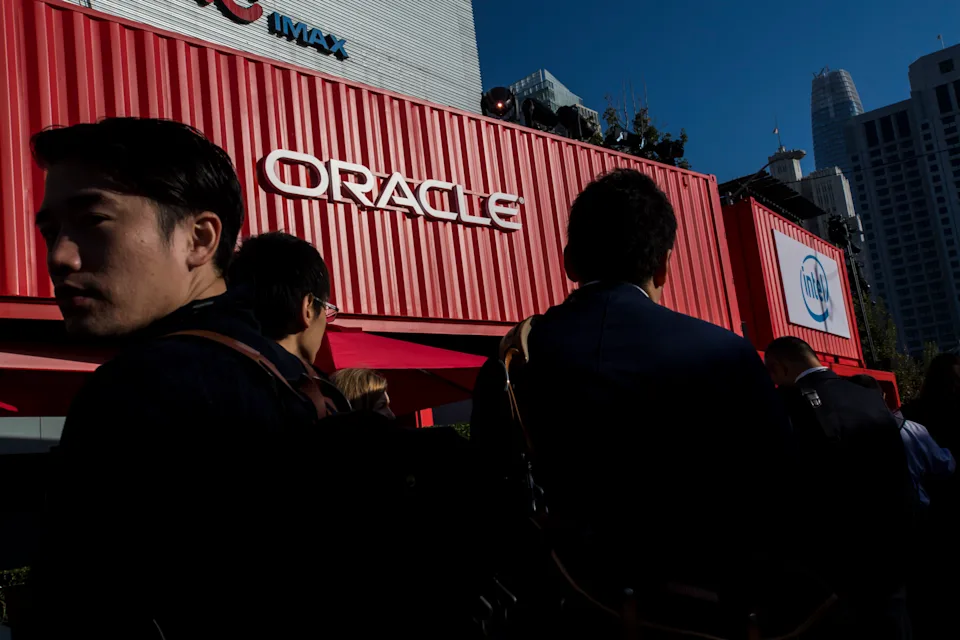 Nhu cầu bảo vệ tín dụng đã làm tăng gấp đôi chi phí cho các sản phẩm phái sinh tín dụng trên trái phiếu của Oracle Corp. kể từ tháng 9.