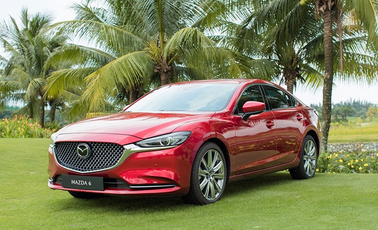 Giá xe sedan cỡ D Mazda6 cập nhật tháng 11/2025 - 2