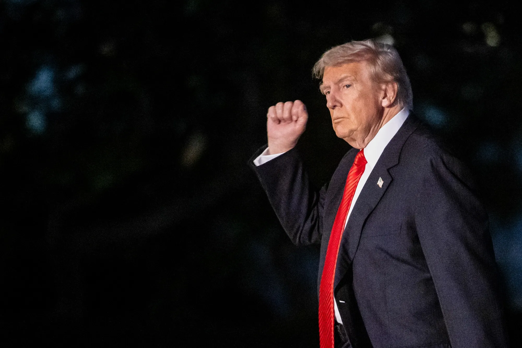 Những khoản đầu tư bí ẩn của ông Trump: 82 triệu USD vào đâu? - 1