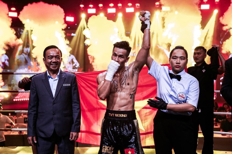 Trần Văn Thảo hạ knock-out võ sĩ Thái Lan tại sự kiện boxing danh giá - 3