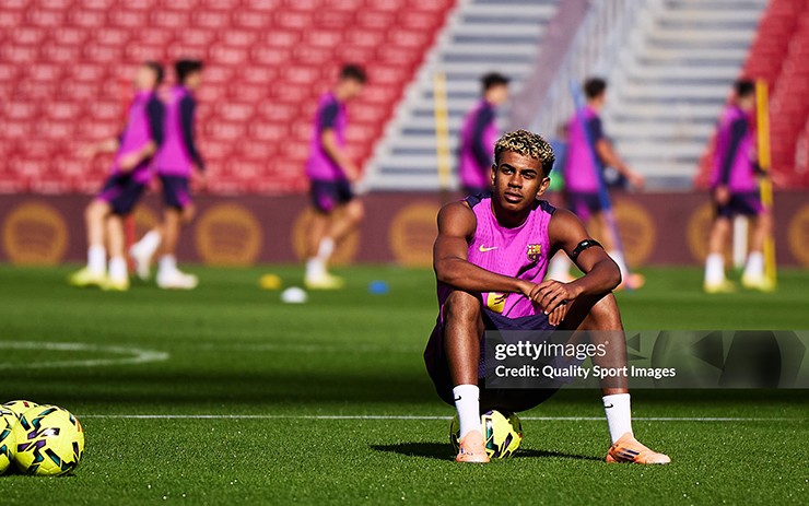 Lamine Yamal vẫn đang nỗ lực hồi phục chấn thương pubalgia tại Barcelona
