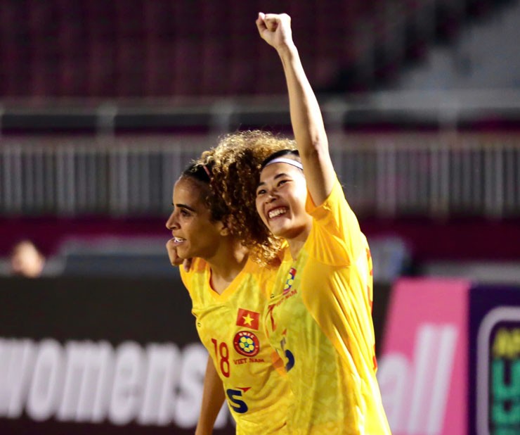 Niềm vui của các cầu thủ nữ TP.HCM