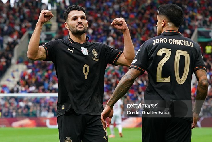 Bồ Đào Nha chơi thăng hoa trong hiệp một