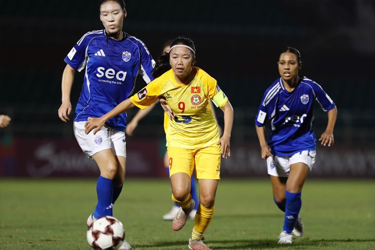 CLB nữ TP.HCM chơi áp đảo đối thủ
