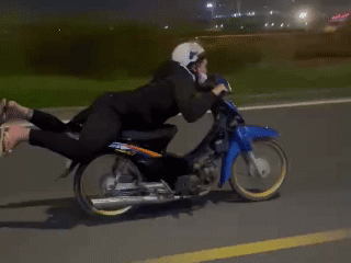 Xác định được thiếu niên "diễn xiếc" trên đường song hành cao tốc TPHCM - Long Thành - Dầu Giây - 1