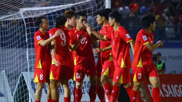 Các tuyển thủ Việt Nam từng thắng đậm Lào 5-0 ở trận lượt đi. Ảnh: CCT.