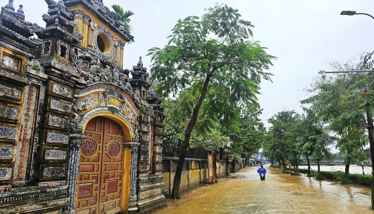 Khu vực bên bờ sông Như Ý nước dâng cao. Ảnh: N.D