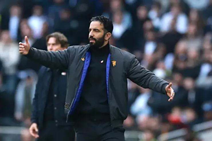 Ưu tiên chuyển nhượng của MU và HLV Ruben Amorim sẽ là tăng cường 2 ngôi sao ở hàng tiền vệ. ẢNH: EPA