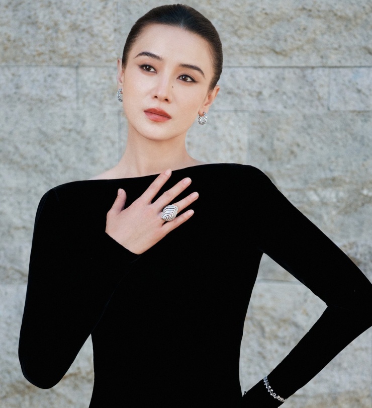 Tống Giai giành chiến thắng tại Kim Kê, nhưng danh tiếng lại tụt dốc vì khán giả không đồng thuận.