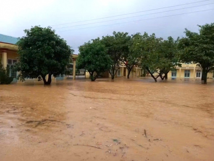 Nhiều khu vực ở xã miền núi Ba Lòng ngập sâu. Ảnh: CTV