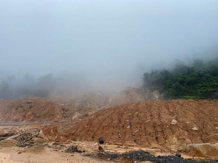 Tính đến chiều 17/11, mưa lớn gây sạt lở đất trên địa bàn tỉnh Khánh Hòa đã khiến 7 người chết, 1 người mất tích, 20 người bị thương.