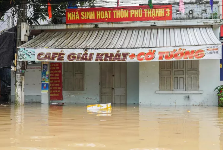 Tổ dân phố Phú Thạnh nước lụt cao gần 1 m.