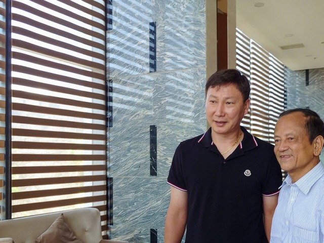 Không ai “son” như HLV Kim Sang-sik