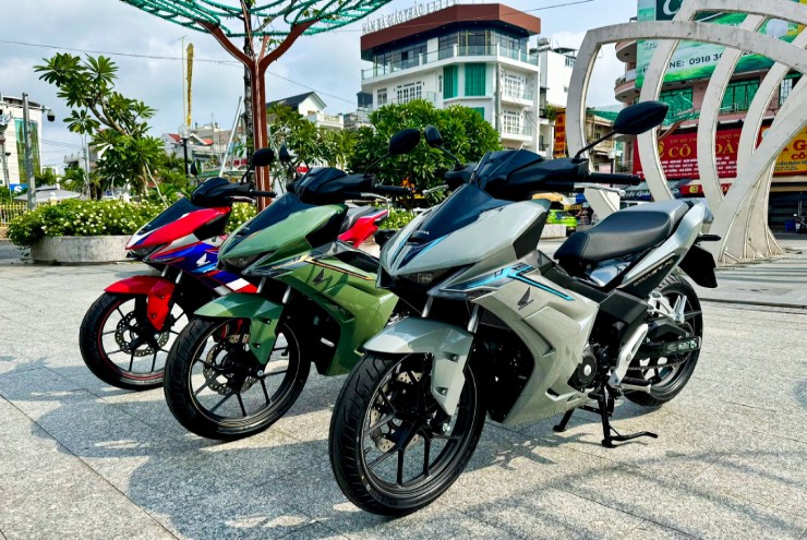 Giá xe Honda Winner R mới giữa tháng 11/2025, giảm sốc 7,6 triệu đồng