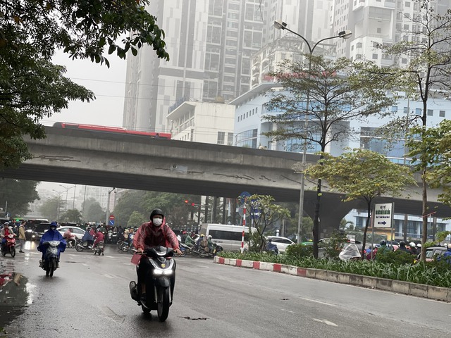 Không khí lạnh tràn về miền Bắc trời trở rét.