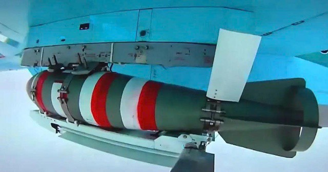 Bom FAB-500 được trang bị bộ phận lượn dẫn đường (UMPK). (Nguồn: Eur Asian Times)