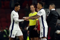 ĐT Anh ôm mộng World Cup: Bellingham cần bỏ  " cái tôi "  nếu muốn làm trung tâm