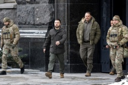 Ukraine: Quyền lực khác thường vượt xa chức vụ của nhân vật luôn kè kè bên ông Zelensky
