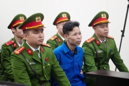 Bị cáo đốt quán cà phê làm 11 người chết ở Hà Nội im lặng khi thẩm phán hỏi