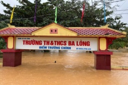 Tin tức trong ngày - 'Nước lên quá nhanh, chúng tôi chỉ kịp chạy để giữ tính mạng'