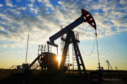 Giá dầu giảm mạnh sau cú phản công của Ukraine vào hạ tầng năng lượng Nga