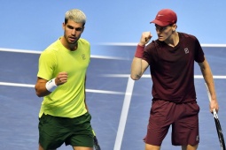 Video tennis Alcaraz - Sinner: Đọ tài đỉnh cao, đăng quang xứng đáng (ATP Finals)