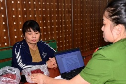 An ninh - Xã hội - Lật tẩy chiêu trò "hạt ngọc dương" chữa bách bệnh để lừa đảo người già