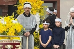 Nhiều nghệ sĩ đến tiễn biệt mẹ Tuấn Hưng