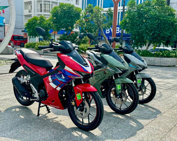 Giá xe Honda Winner R mới giữa tháng 11/2025, giảm sốc 7,6 triệu đồng - 1