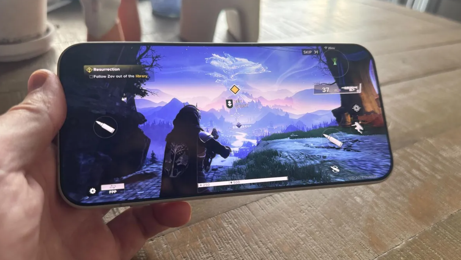 Độ sáng màn hình của OnePlus 15 chưa cao.