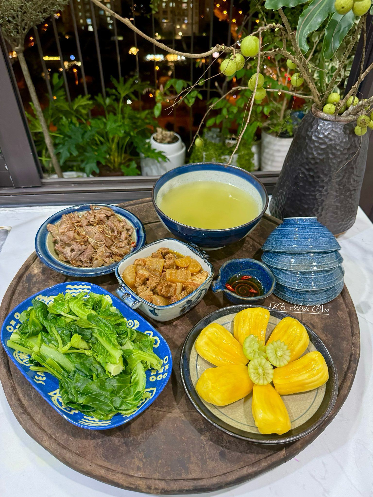 Ngồng bắp cải luộc - Thịt kho củ cải - Bê xào sả ớt - Mít