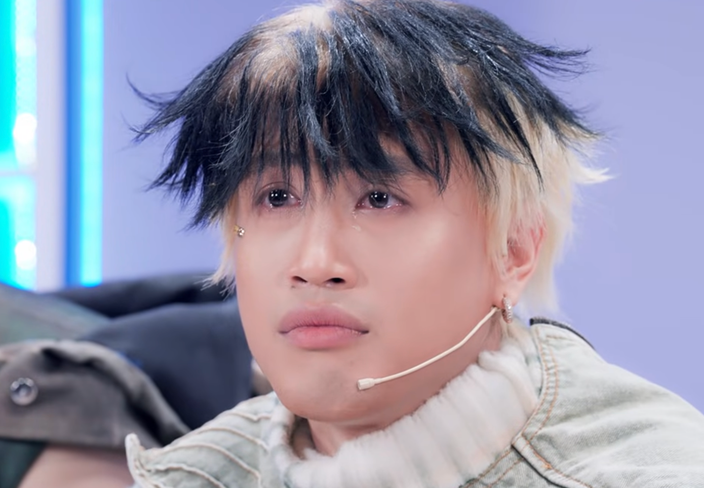 Dàn nghệ sĩ xúc động khi nhắc đến mẹ sau sân khấu "Ở đây ai cũng thương con".