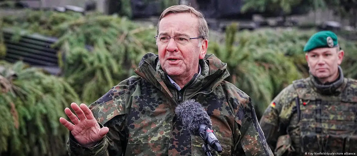 Ông Boris Pistorius – Bộ trưởng Quốc phòng Đức – phát biểu trước các quân nhân (ảnh: DPA)