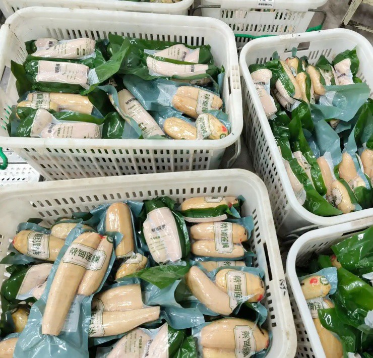 Đút túi vài triệu/ngày nhờ ngâm người trong ao bùn, mỗi năm chỉ làm 6 tháng - 5