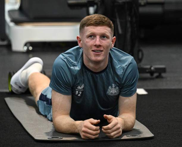 Anderson là một sao trẻ tiềm năng ở Newcastle, nhưng ra đi khiến anh phất lên thành tiền vệ hàng đầu Premier League ở Nottingham