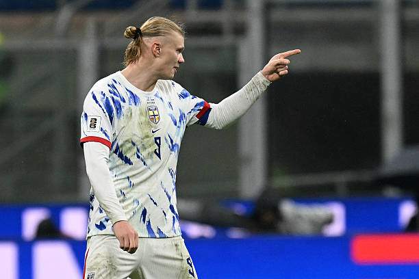 Haaland ghi cú đúp chỉ trong vòng 1 phút