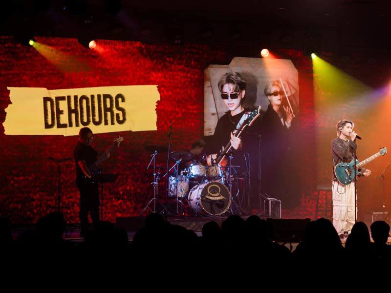 Ngoài nhóm nhạc Maydays, giới trẻ Thủ đô còn được gặp gỡ 2 nhóm nhạc trẻ Sài thành: The Flod và Dehours