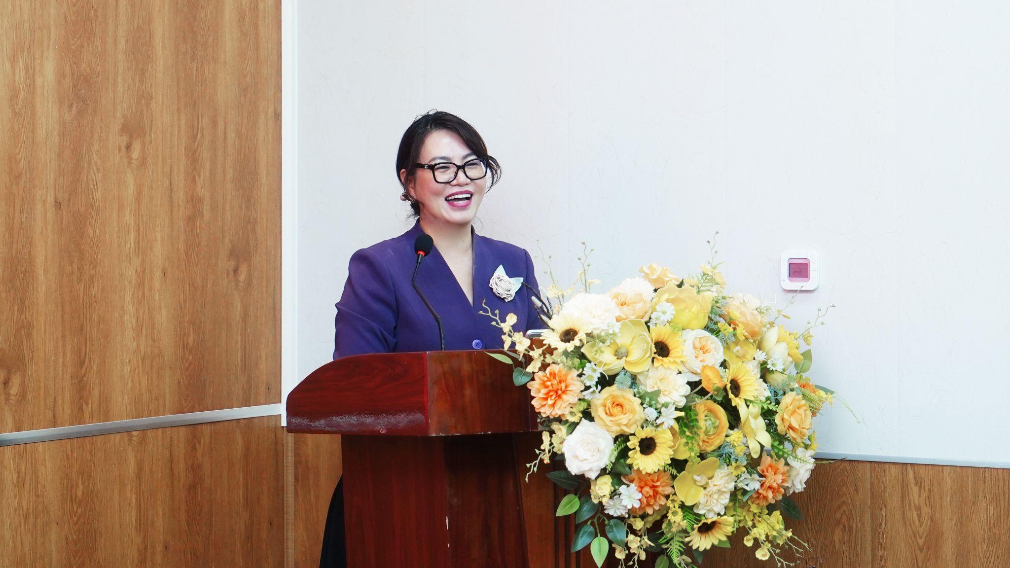 Tiến sĩ Trần Thị Thanh Mai - Nhà sáng lập Thanhmaihsk chia sẻ tại buổi ký kết