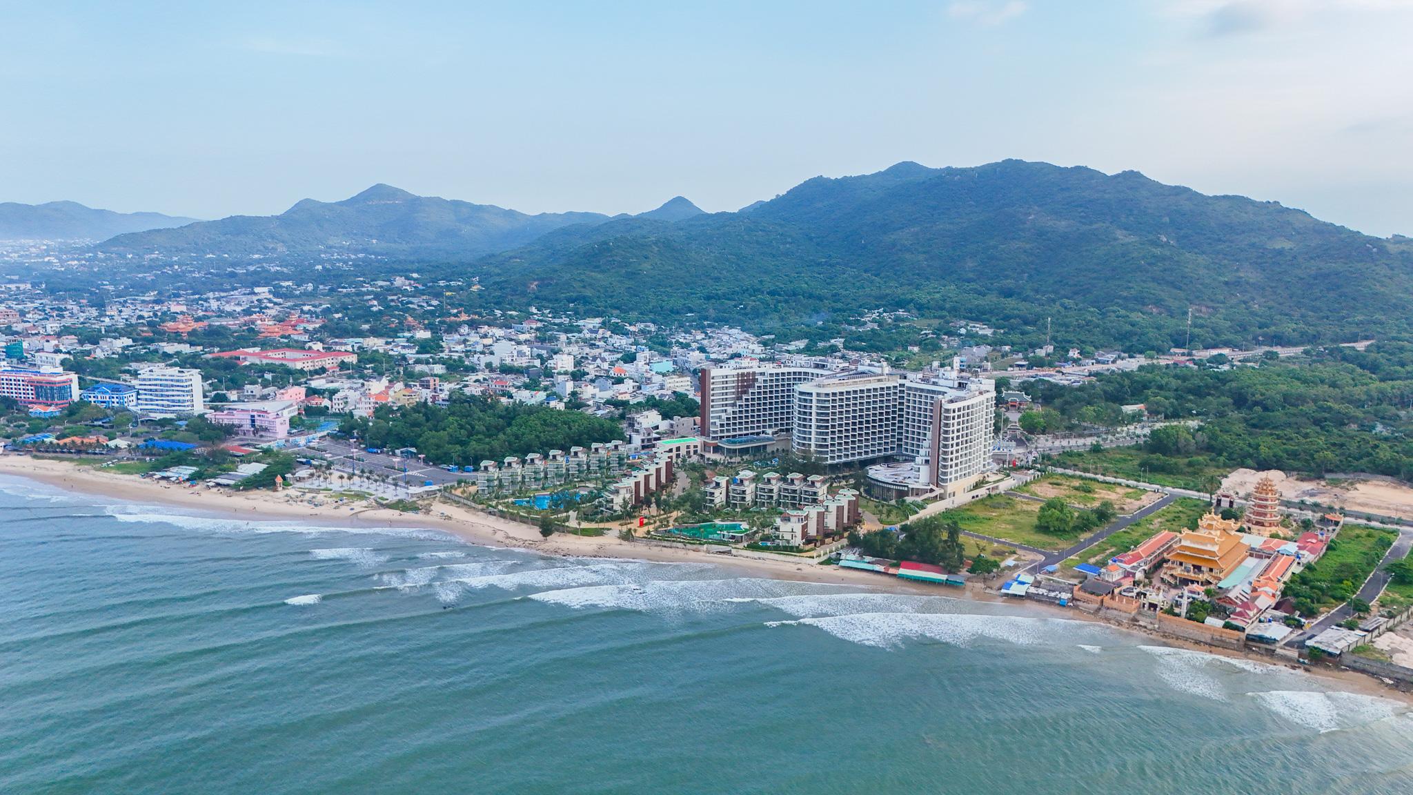 Charm Resort Long Hải với vị trí trung tâm, hình thành “bán kính trải nghiệm” dành cho du khách.