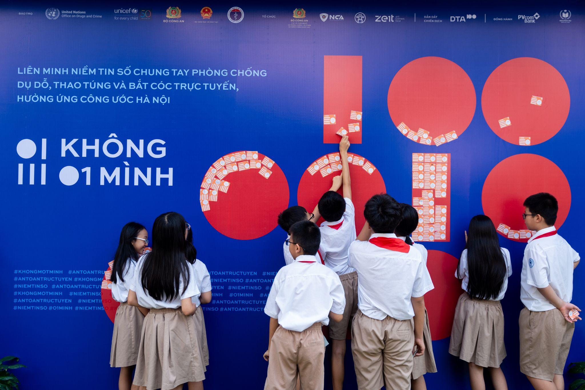 Hàng nghìn học sinh cam kết Không một mình - Cùng nhau An toàn trực tuyến