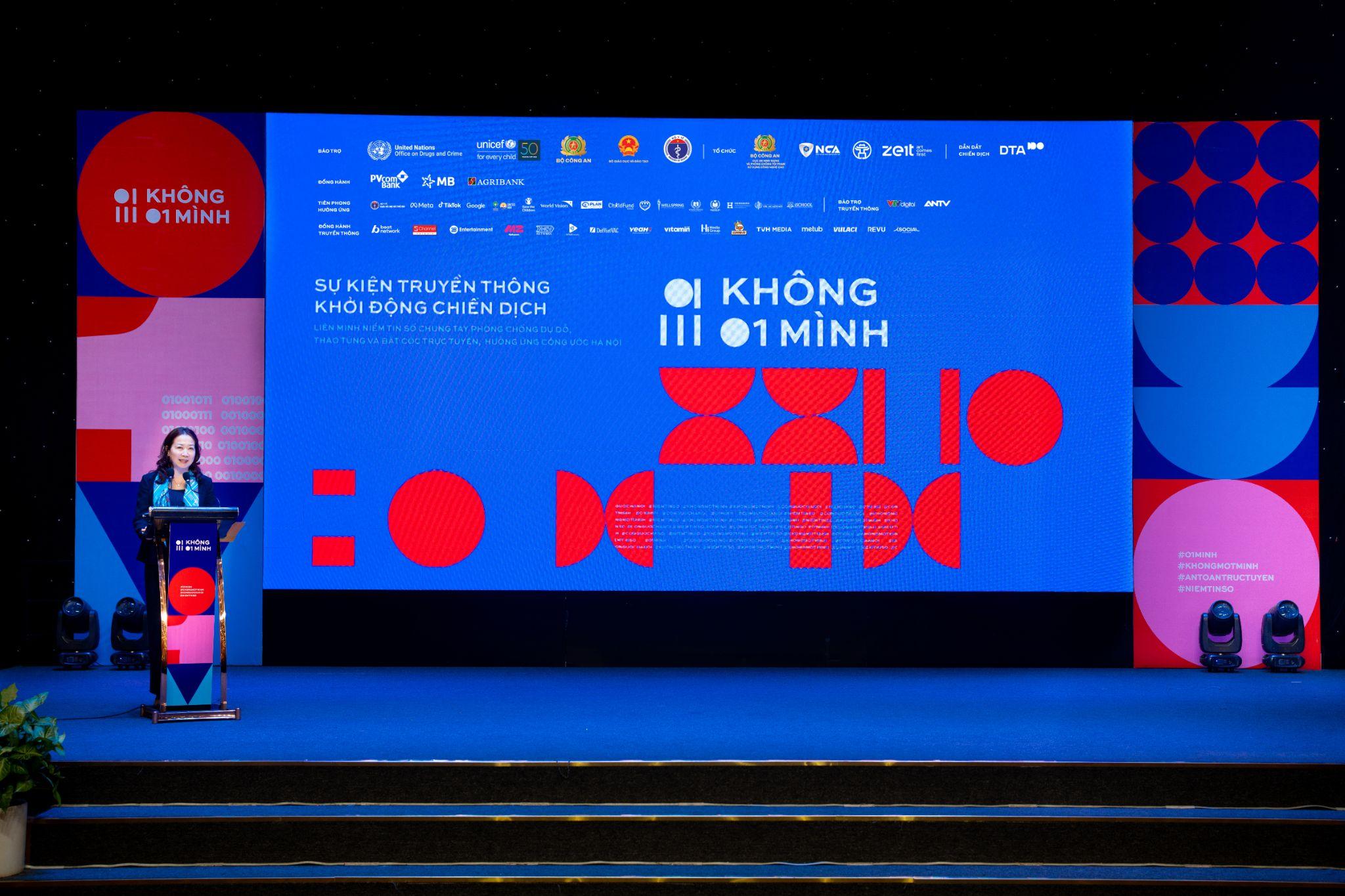 Đại diện PVcomBank, bà Nguyễn Thanh Huyền - Thành viên Ban Điều hành PVcomBank chia sẻ cam kết của thương hiệu trên hành trình kiến tạo không gian số an toàn