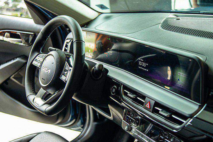 Trang bị vừa đủ và mang lại sự thoải mái cho người lái.