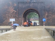 Vì sao miền Trung lại mưa lớn, có vượt kỷ lục của đợt mưa hồi cuối tháng 10?