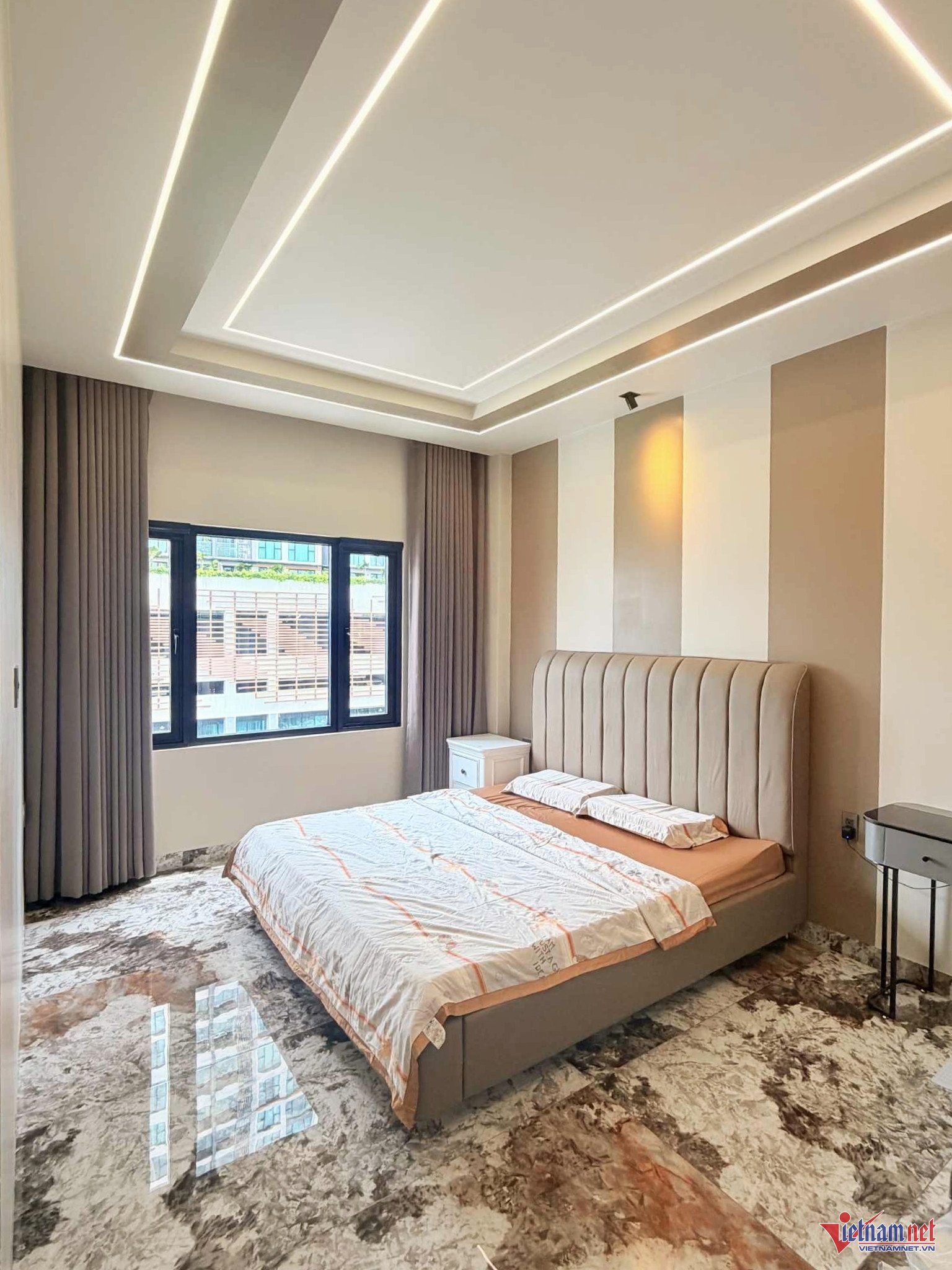 Nội thất đơn giản nhưng tiện nghi. Ngoài 7 thành viên trong gia đình, Quách Thành Danh còn dành phòng cho người giúp việc.